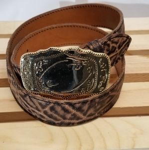 Western belt buckle, rectangular gold etched rope